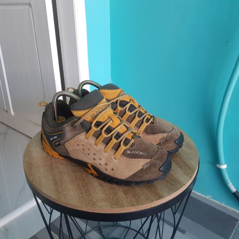 Sepatu Outdoor Second Blackyak 41