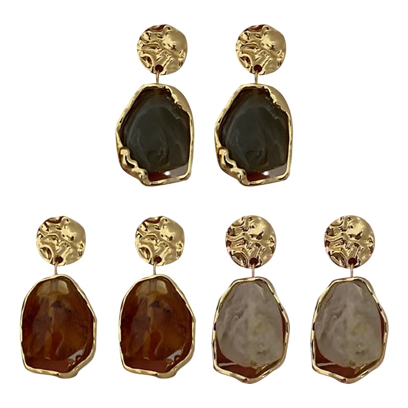 Anting Batu Zircon Bentuk Persegi Warna Emas Gaya Vintage Untuk Wanita