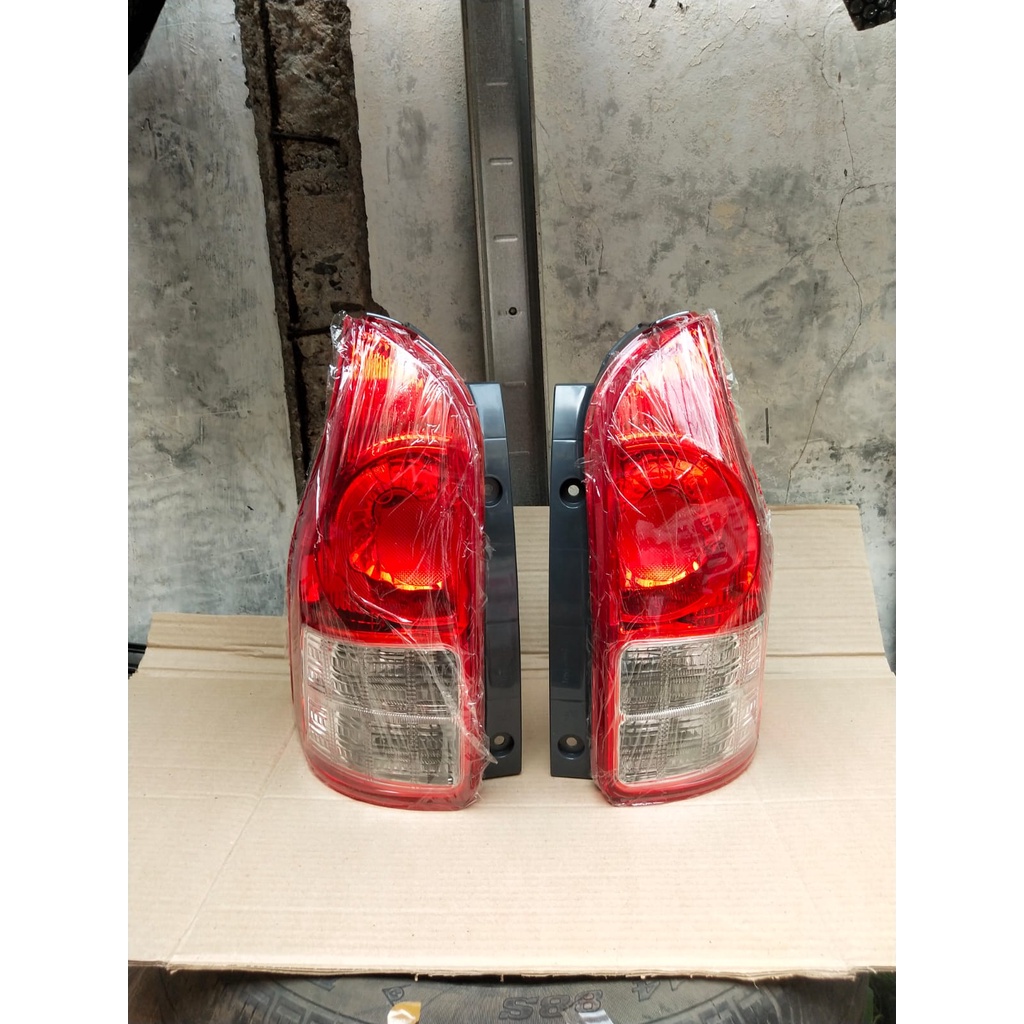 Stoplamp / Lampu stop / Lampu Stop Belakang Tail Lamp All New Avanza / Lampu belakang Stop lamp all new Avanza 1set kanan kiri