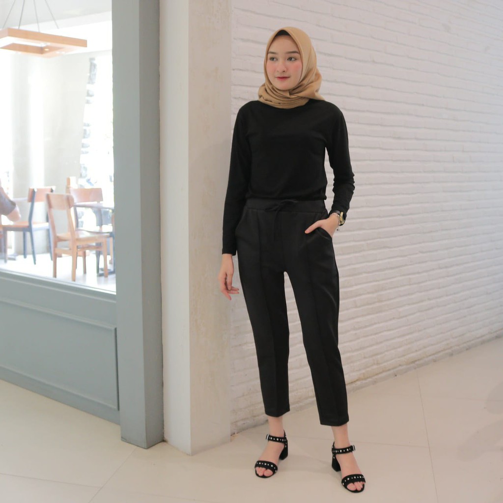 Basic Scuba Pants Hitam celana import promo terlaris Basic Scuba Pants Hitam celana import promo terlaris