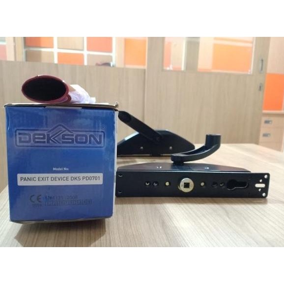 Panic Exit Device For Steel Door With Rimlock Panic Bar Exit Pd 0701