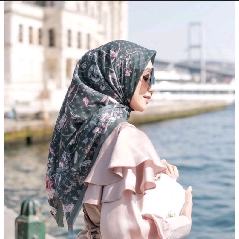 Sekar Zamrud Nirwana Scarf Vanilla Hijab