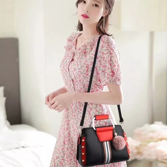 AZLAN_SHOP06 { BAYAR DI TEMPAT - TAS SELEMPANG WANITA PEREMPUAN / TAS REMAJA BATAM KOREA KEKINIAN