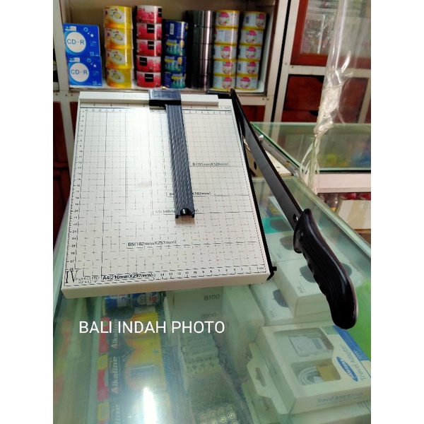 

Pemotong Kertas A4 | B4