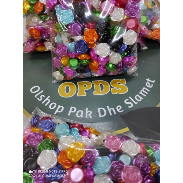 1 pon Mote Mawar Hitam|Mote Mawar Putih|Resin Mawar Hitam|Bunga Resin Mawar