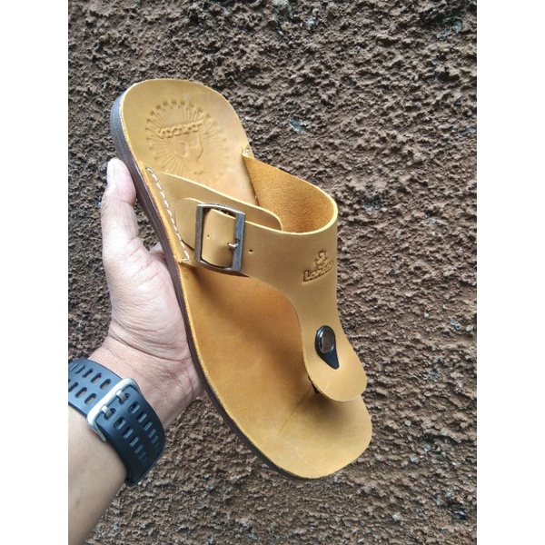 SANDAL KULIT ASLI UNTUK PRIA BERKUALITAS TINGGI