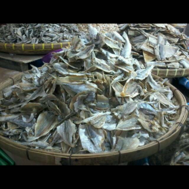 

Ikan asin Gulamo belah