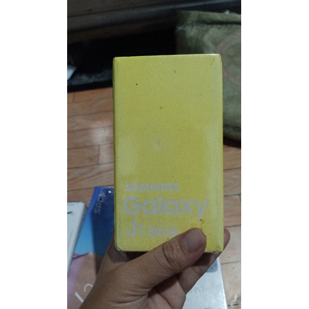 SAMSUNG GALAXY J1 ACE ORIGINAL (DIJAMIN BARU CUCI GUDANG STOK LAMA)
