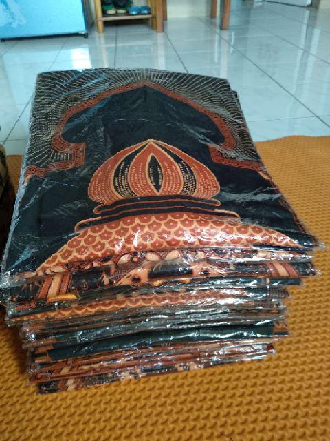 Sajadah Batik Sogan Solo (dikemas Plastik Bening)