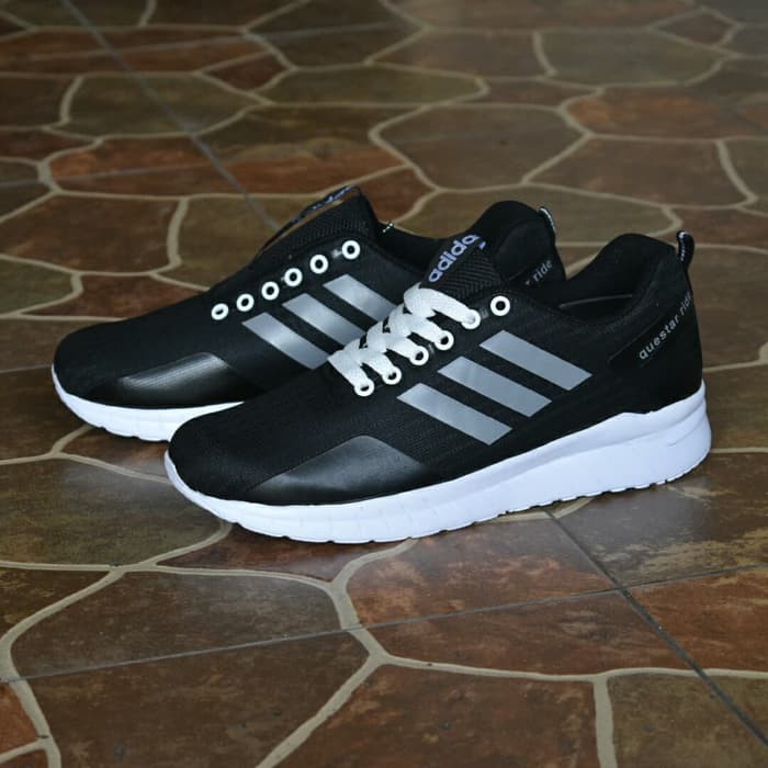 Sepatu Sport Adidas Questar Ride Running Casual Pria Hitam Abu / Merah