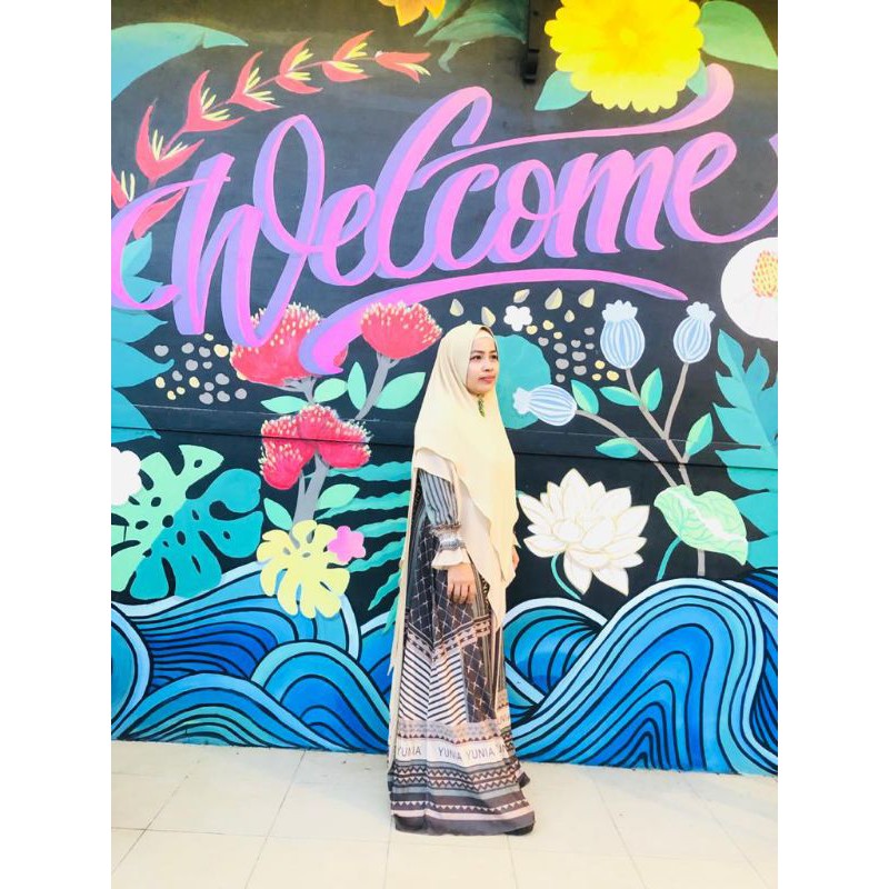 yunia syari lebah ukuran M