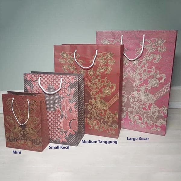 

Paper Bag Batik Uk MINI 15 x 19.5 x 7 isi 12 pc per pak
