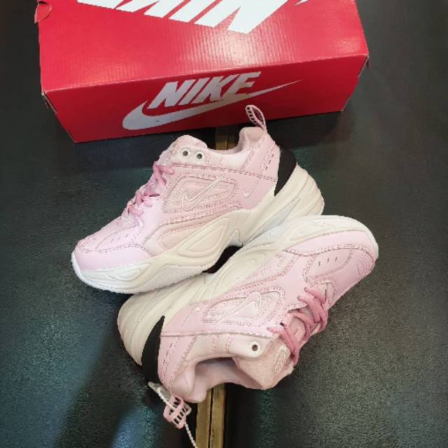 NIKE M2K THECNO PINK