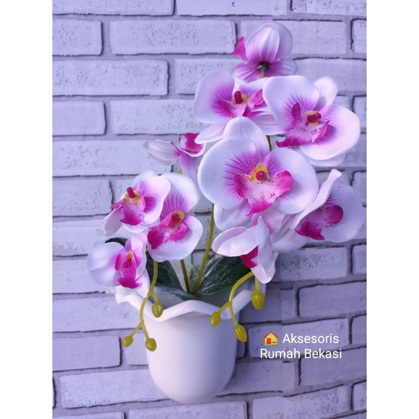 Set Bunga Plastik Anggrek 2 Cabang Besar Dengan Pot Dinding Ombak