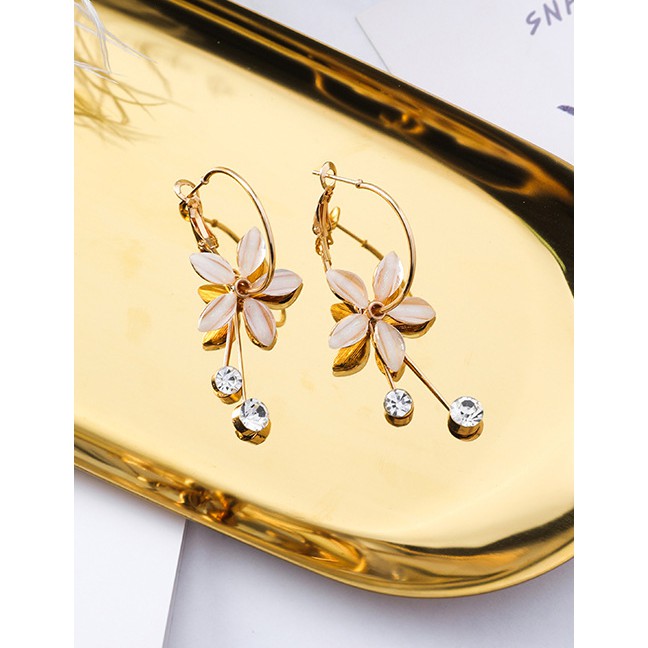 LRC Anting Tusuk Fashion Gold Color Diamond Decorated Earrings