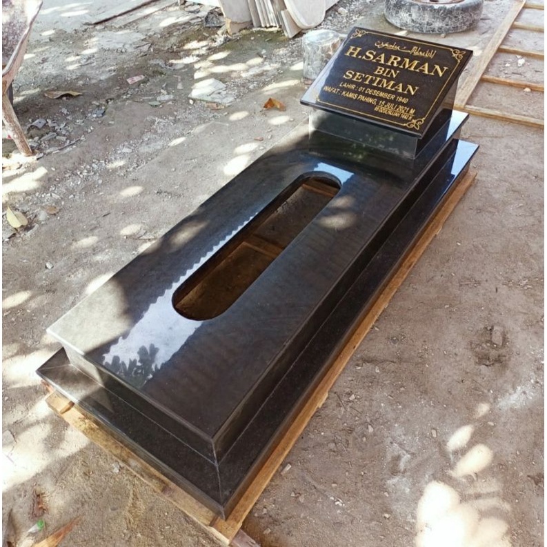 Makam Batu Granit Hitam
