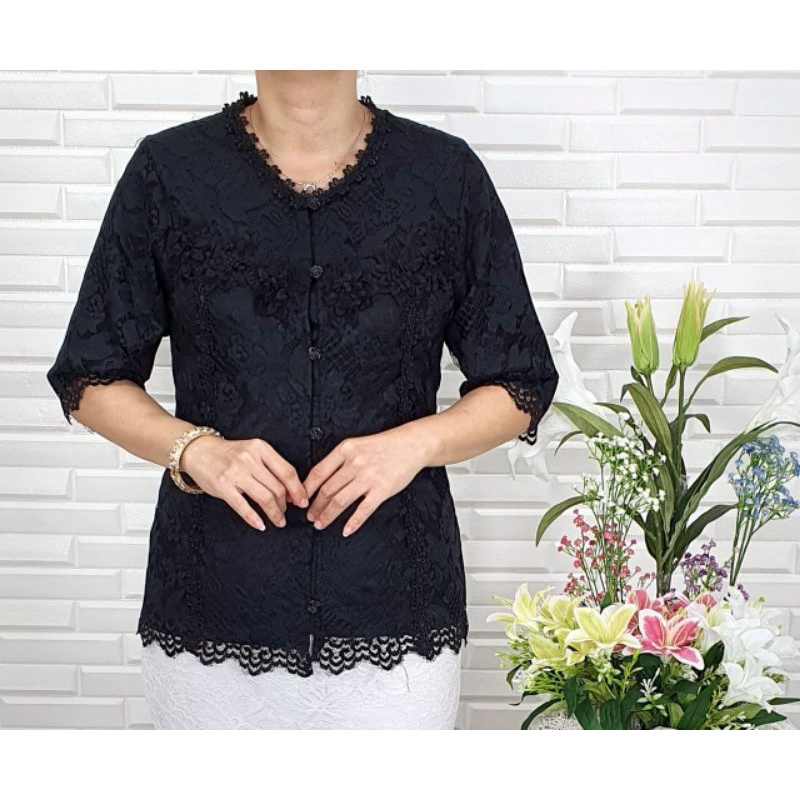 Atasan brokat Hitam.