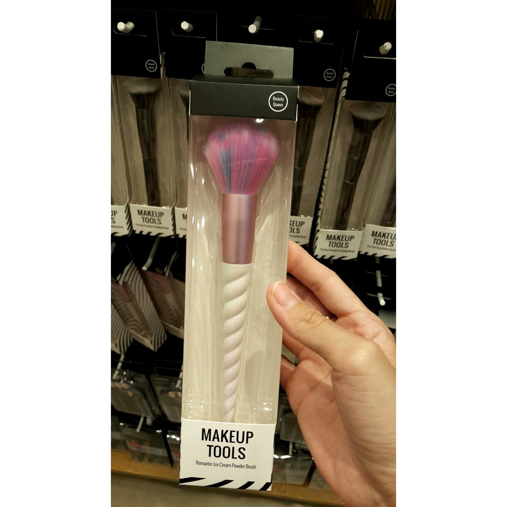 MINISO MAKEUP TOOLS - ROMANTIC ICE CREAM POWDER BRUSH. Brush miniso murah. ready surabaya