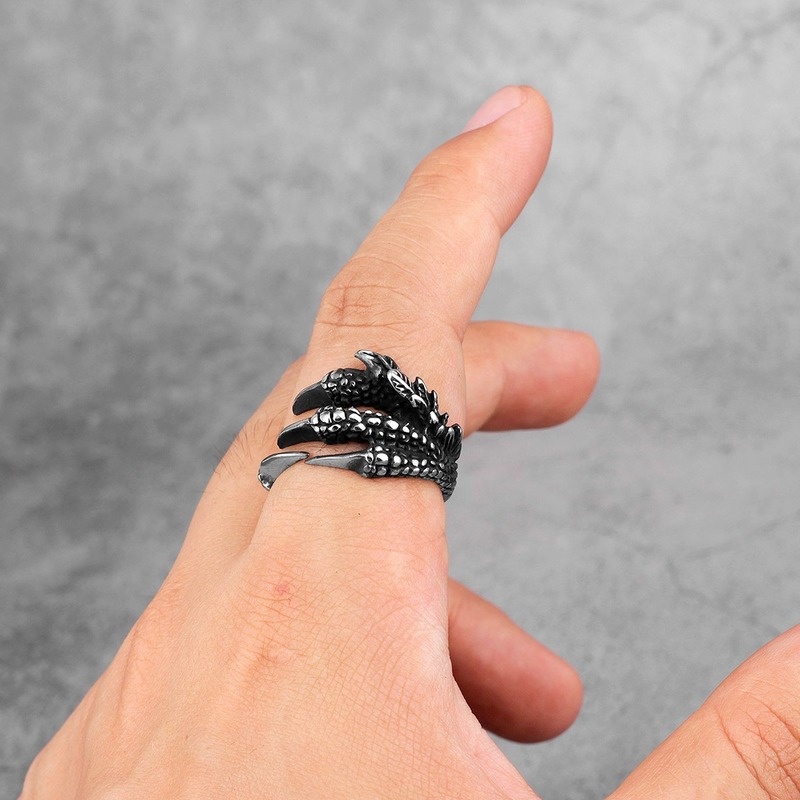 Cincin Model Terbuka Desain Cakar Elang Gaya Punk Adjustable Untuk Pria