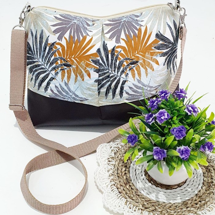 tas selempang lipit palm orange