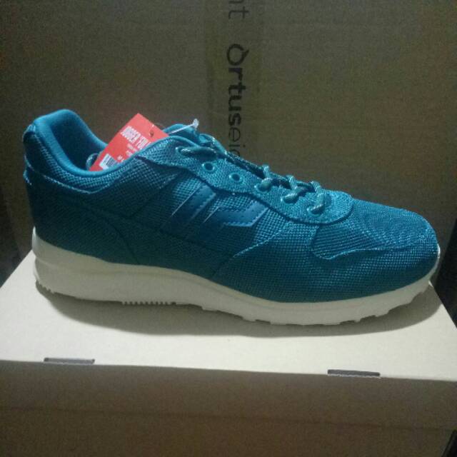 Sepatu piero full mesh tosca