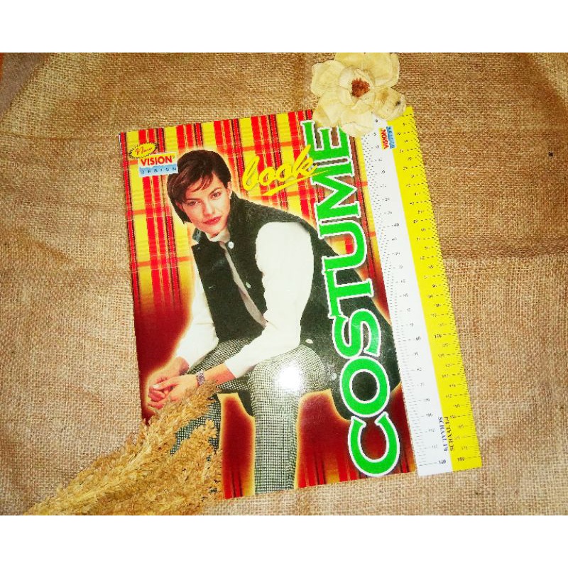 BUKU KOSTUM JAHIT FREE PENGGARIS