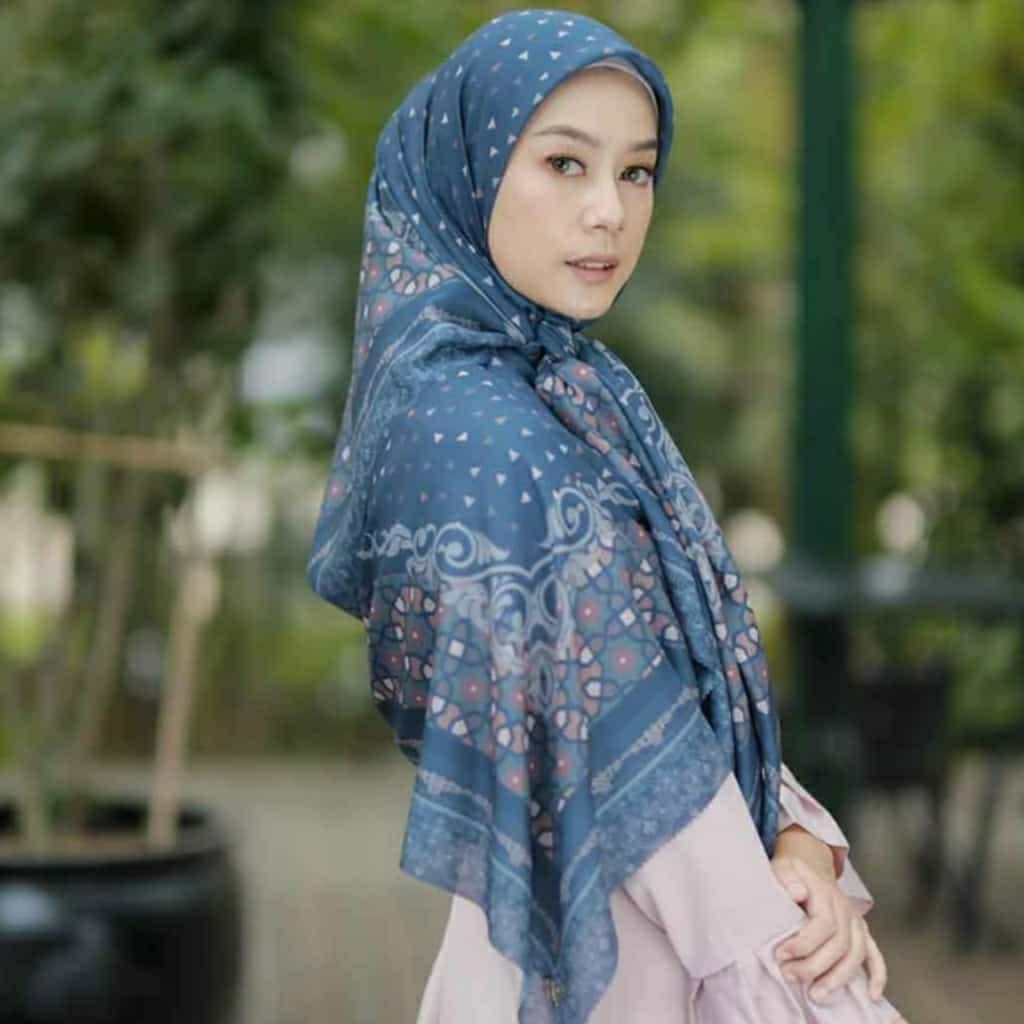 NEW JILBAB HIJAB VOAL MOTIF SYAR'I 130X130 PREMIUM SQUARE LASERCUT KERUDUNG SEGI EMPAT-BIRU