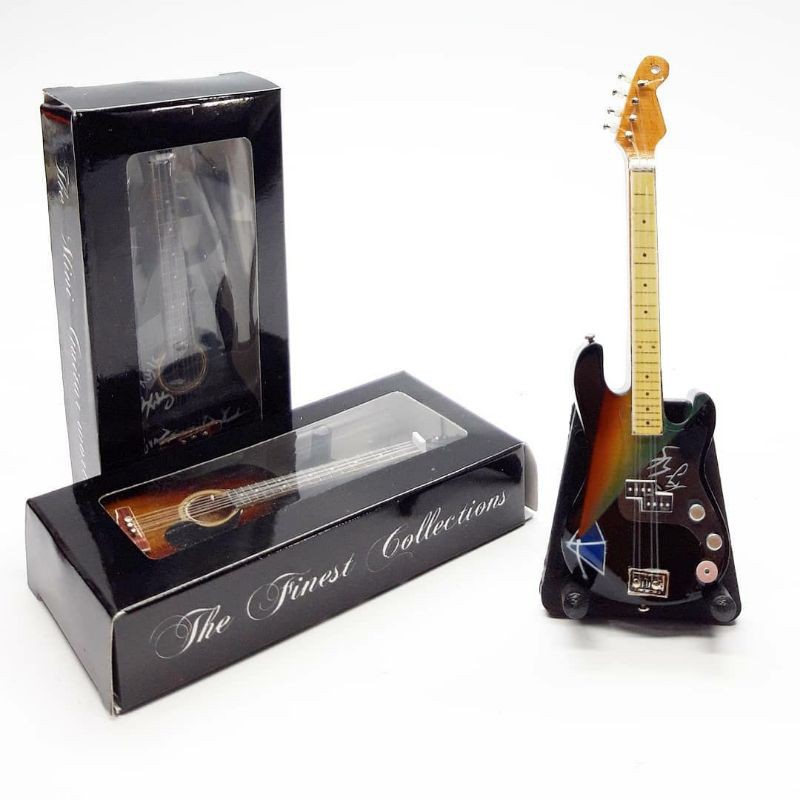 Miniatur Bass Fender Pink Floyd aksesoris action figure skala 1:12 Exclusive