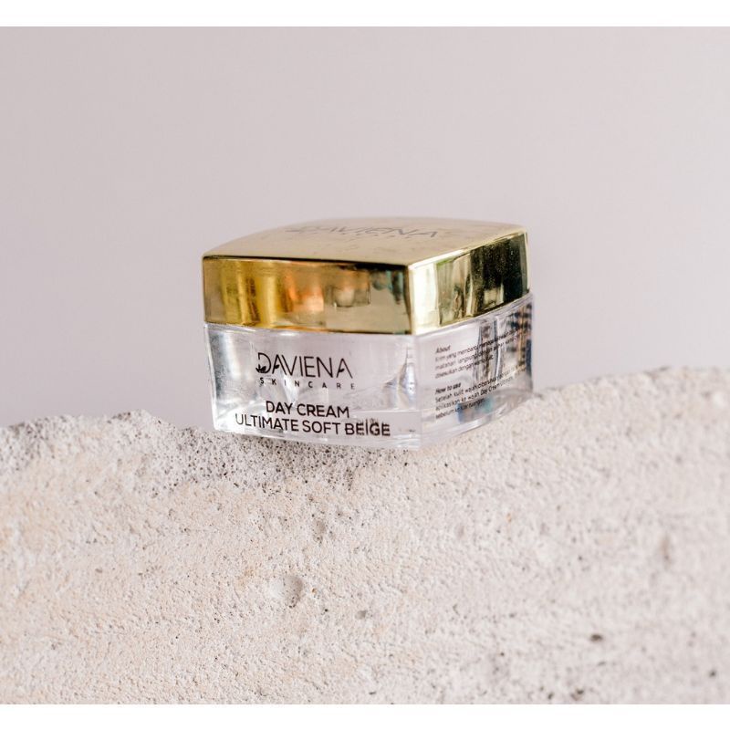 Day Cream Daviena Gold Series Daviena Skincare Deviena Davina Devina Skincare Official Davienaskincareofficial Palembang ori Ramadhanidavin official Ownerdavienaskincare Pencerah Pemutih Flek Wajah Glowing Bpom Davienaskincare jawa scincare Skincare