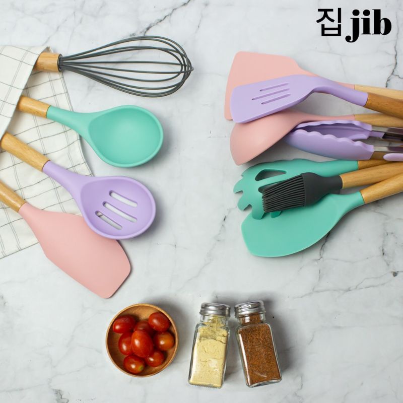 [COD] Silicone Utensil / Spatula Silicon Tahan Panas / Sutil Silikon Capit/ Pengocok Telur Kitchen Tool Sutil Silikon Gagang Kayu