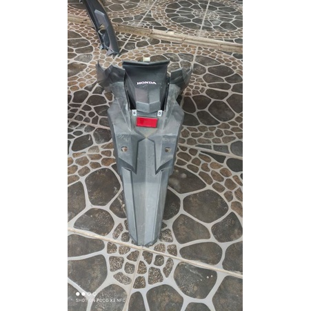 spakbor belakang vario 150