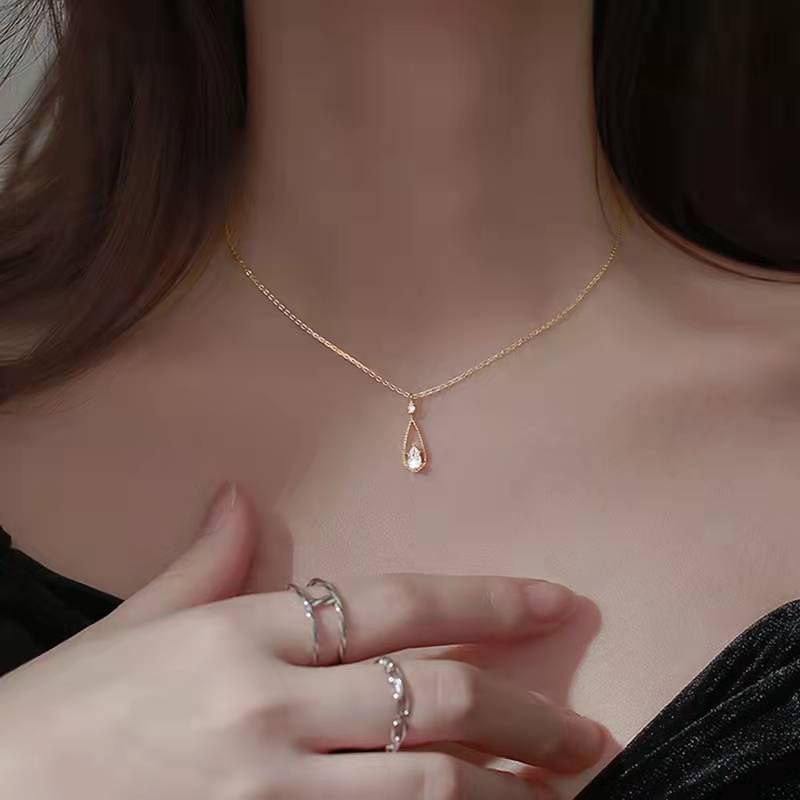 FerenHongXia Kalung Zircon drop necklace diamond shining simple clavicle chain necklace necklace l lubuk pakam l perbaungan l medan l deliserdang l serdangbedagai