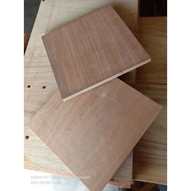 Multiplek Meranti Tebal 18mm UK 35x35cm(sisa potongan produksi),
