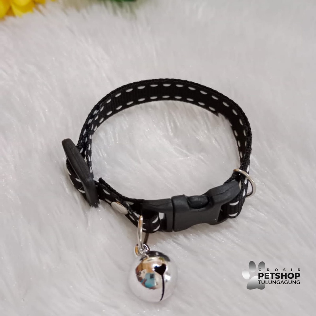 Kalung Kucing 1 Lonceng Motif Bintik 14mm Bahan Tebal