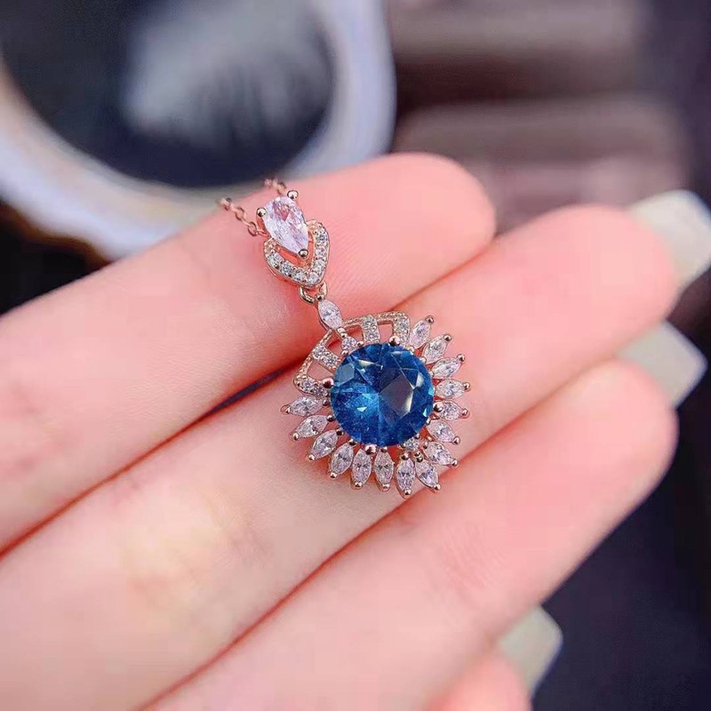 Kalung Dengan Liontin Bentuk Hati Warna Biru Bahan Zircon AAA Untuk Wanita