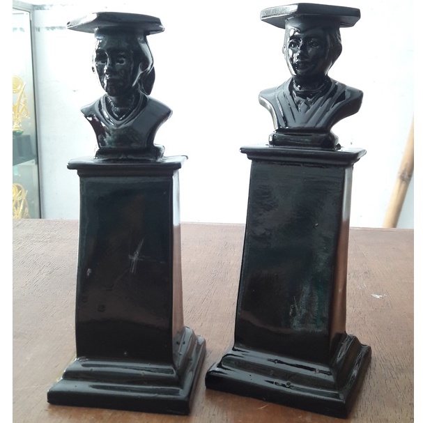 

Patung/Hadiah Wisuda Laki-laki/Perempuan + Tanpa Tulisan