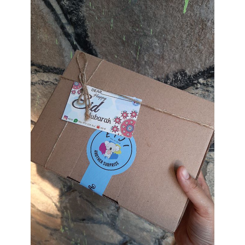 

Greeting box pesanan Yeni