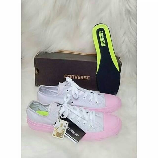 CONVERSE WHITE  PINK CHUCK TAYLOR