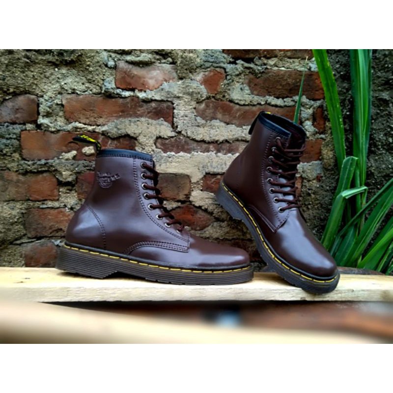 Sepatu Pria Dan Wanita Dr.Martens 8 Hole | Sepatu Boots Dokmar Tinggi Formal,Kerja,,Ukuran 36-44