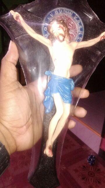 Salib Dinding Gantung Runcing Courpus Patung Yesus Inri Medali Benedictus 37 Cm