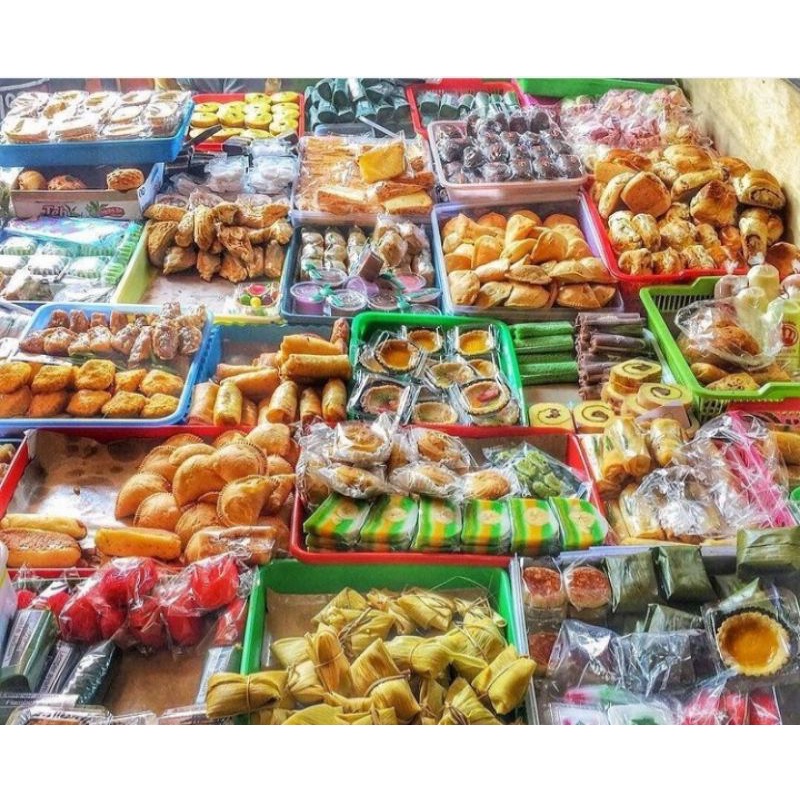 Aneka Jajan Pasar / Kue Basah / Kue Kering / Klepon pastel lemper nagasari putri ayu onde - onde cucur kucur apem apem