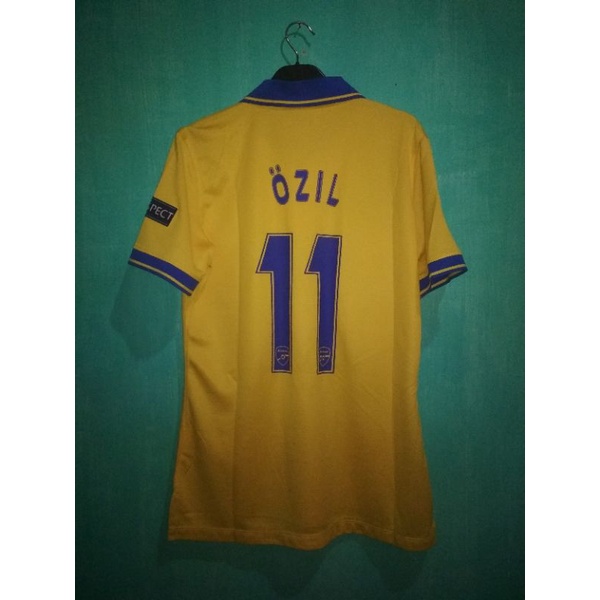 Ozil Arsenal away 2013 UCL