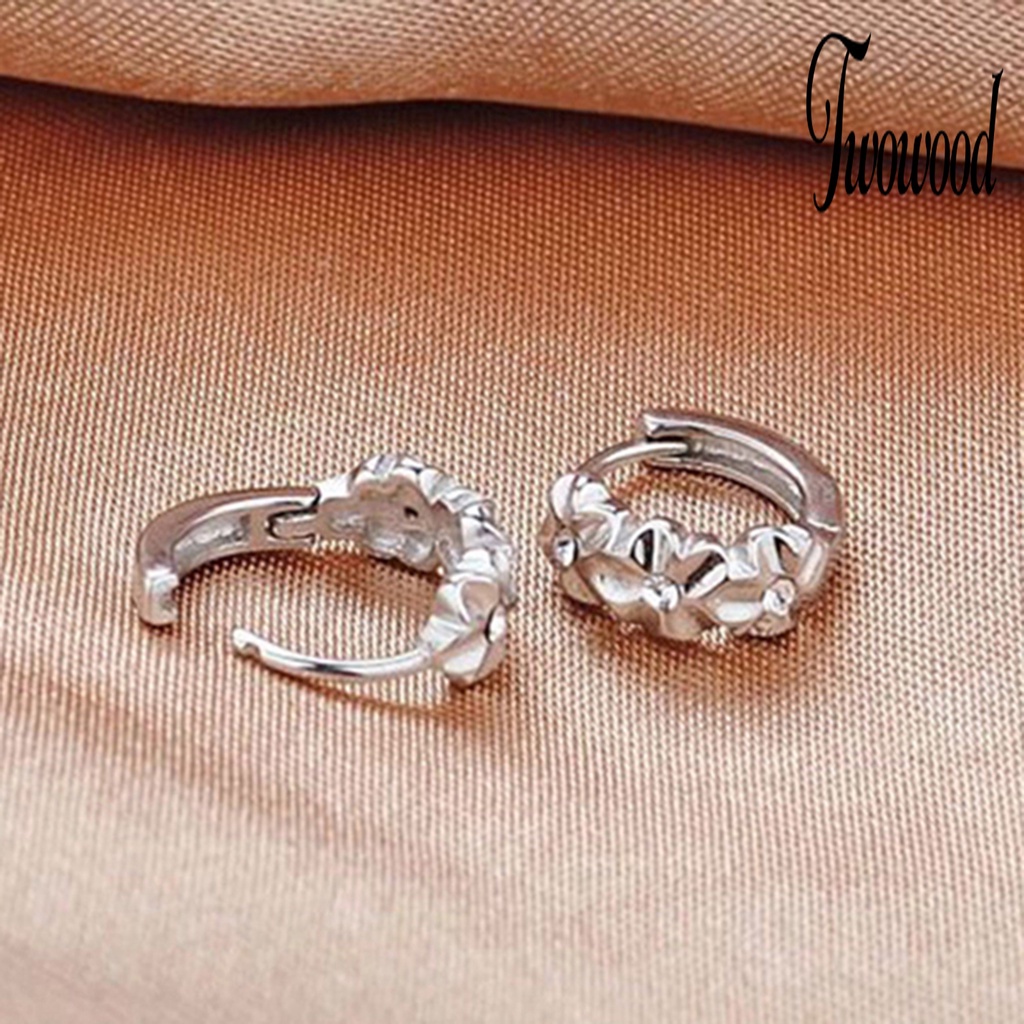 Anting Hoop Bentuk Bunga Aksen Berlian Imitasi Warna Silver Untuk Wanita