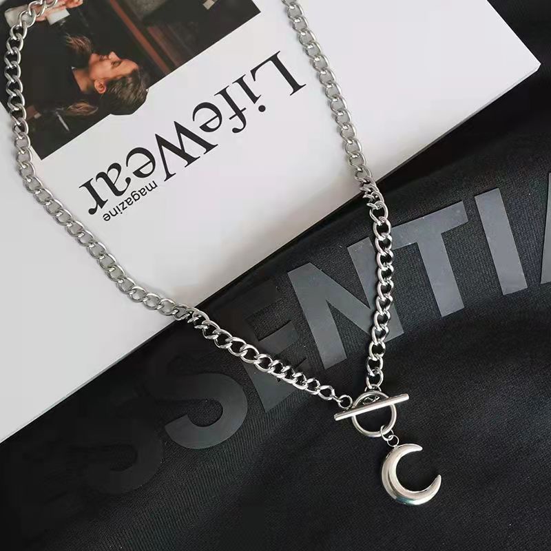 In Harajuku PL gesper moon pendant kalung untuk pria dan wanita gaya yang sama ins retro Gothic rant