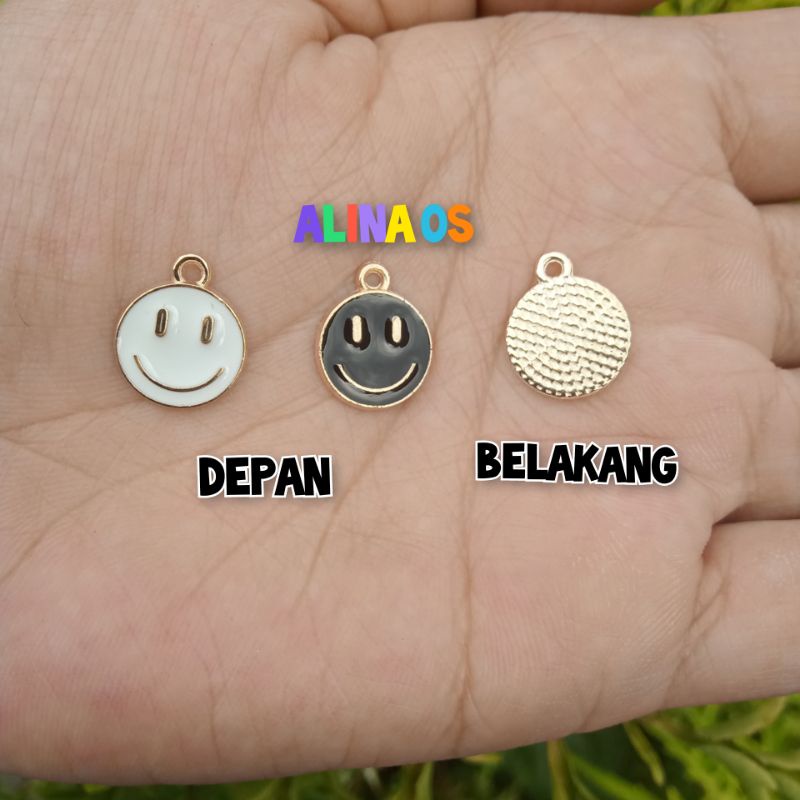 CHARM ENAMEL/EPOXY SMILE HITAM DAN PUTIH