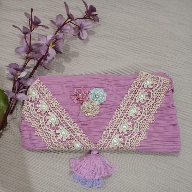 segi empat plisket renda bunga jambul/jilbab segi empat plisket jilbab segi empat plisket renda terbaru/jilbab segi empat viral terbaru/jilbab segi empat plisket renda terbaru-Soft lilac