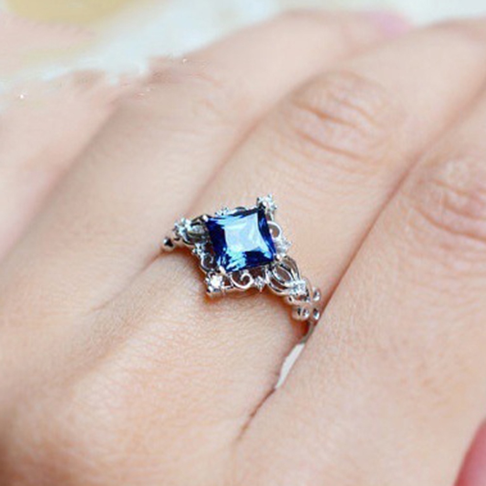 Hu Hu Hu Hu Hu Alat Bantu Pasang Kacamata♡ Cincin Wanita Desain Bunga Hollow Hias Sapphire Imitasi Gaya Vintageputri Untuk Hadiah