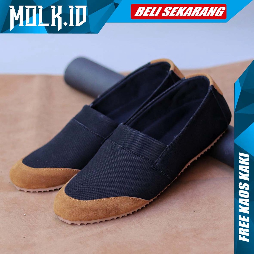 MOLK Sepatu Slip On Pria Kasual Sepatu Slop Pria Simple Anti slip Murah Main Gaya Hangout