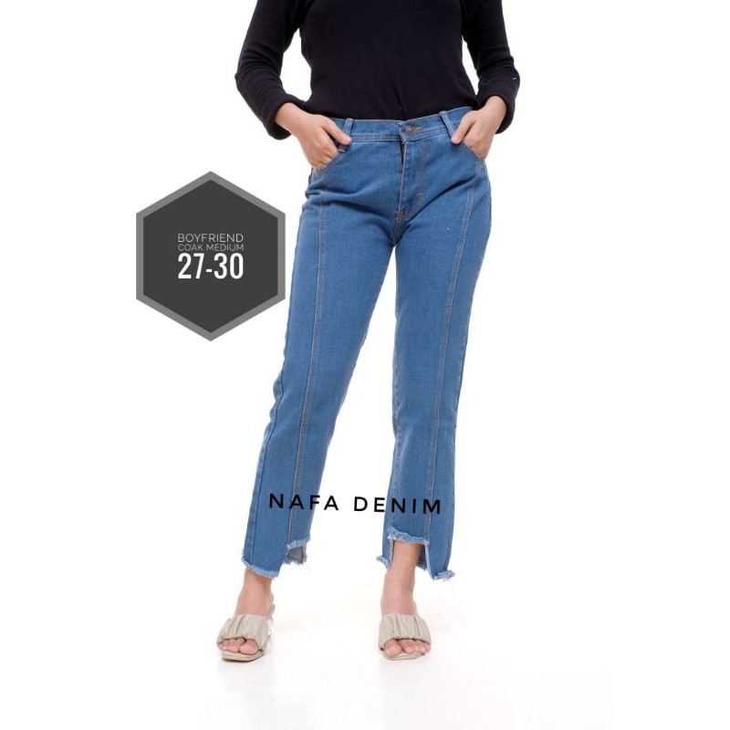 CELANA BOYFRIEND WANITA-CELANA JEANS-OUTFIT CELANA WANITA /BOYFRIEND JEANS SOBEK /BF COAK KEKINIAN