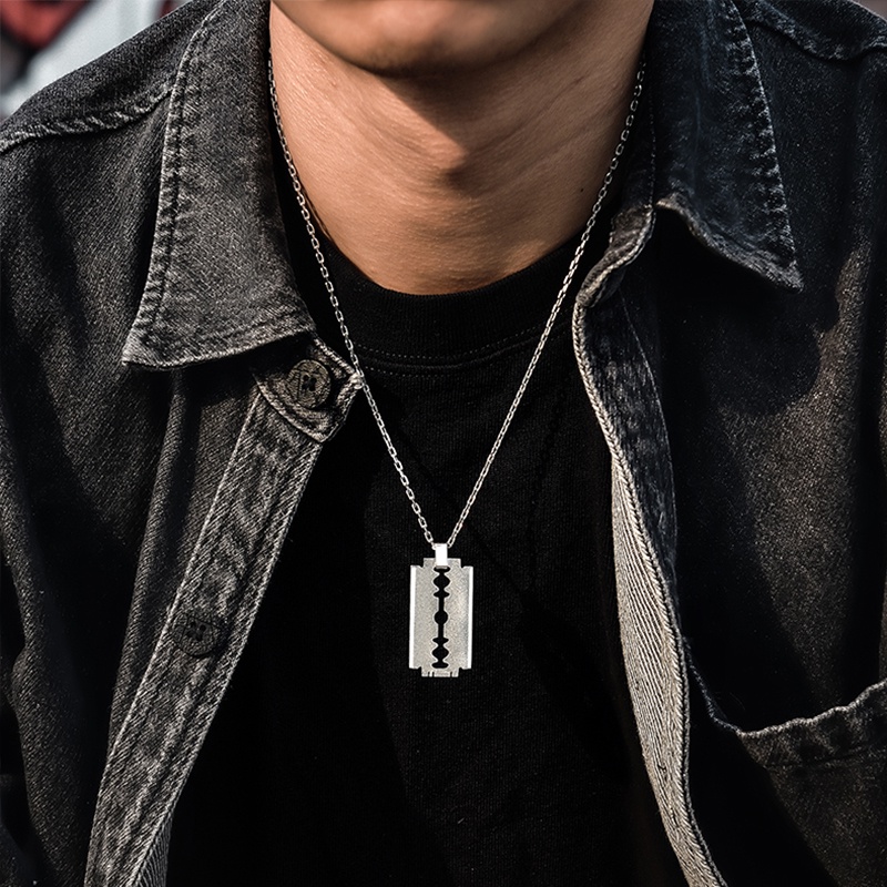 Kalung Choker Liontin Pisau Cukur Geometris Bahan Stainless Steel Gaya Punk Hip-Hop Untuk Pria